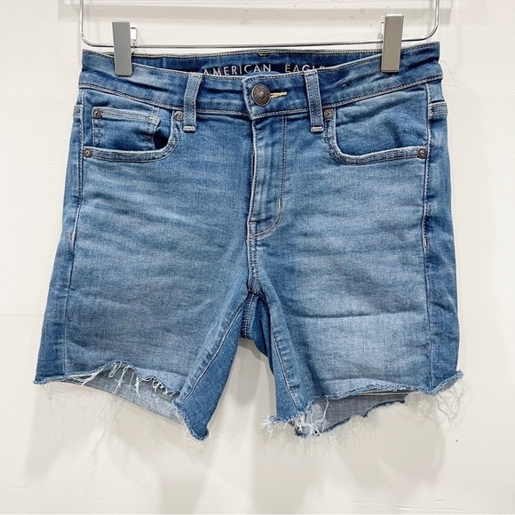 American Eagle Midi Jean Shorts Cutoff Denim Raw Hem Distressed Size 2 - Picture 1 of 9